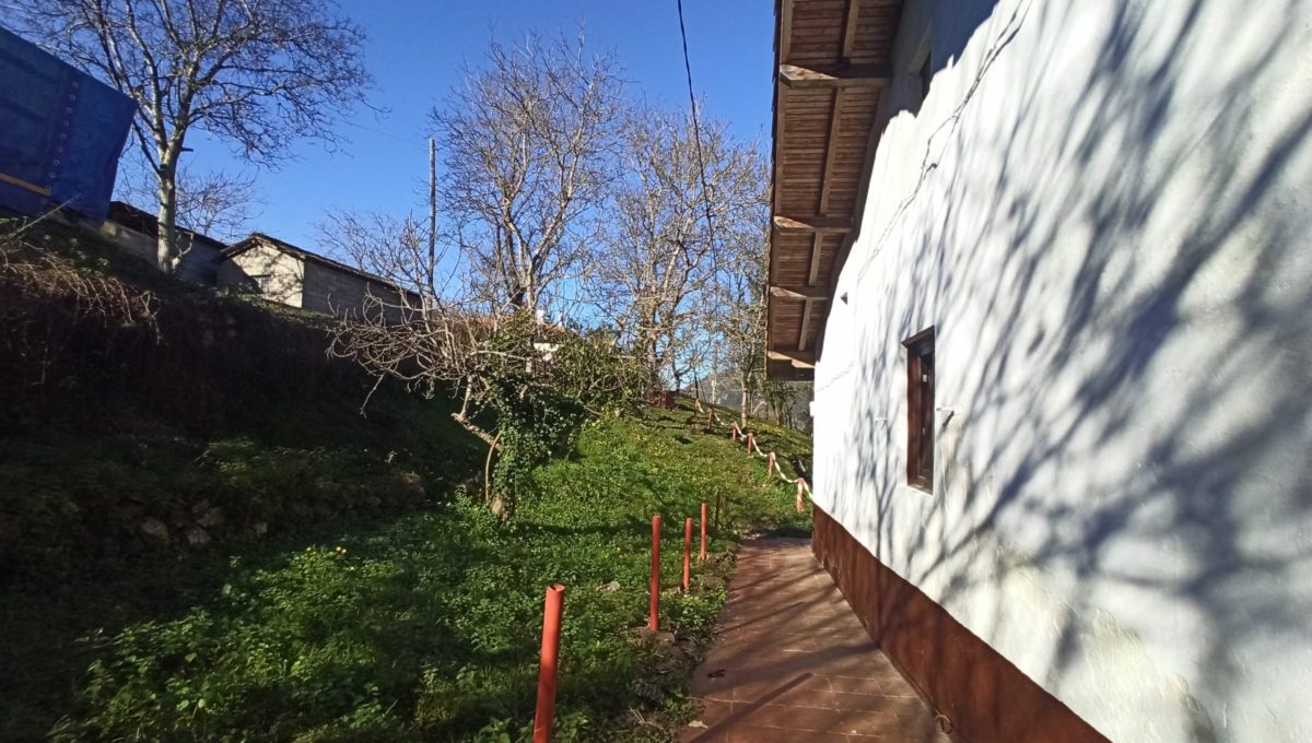 1644342527621-min